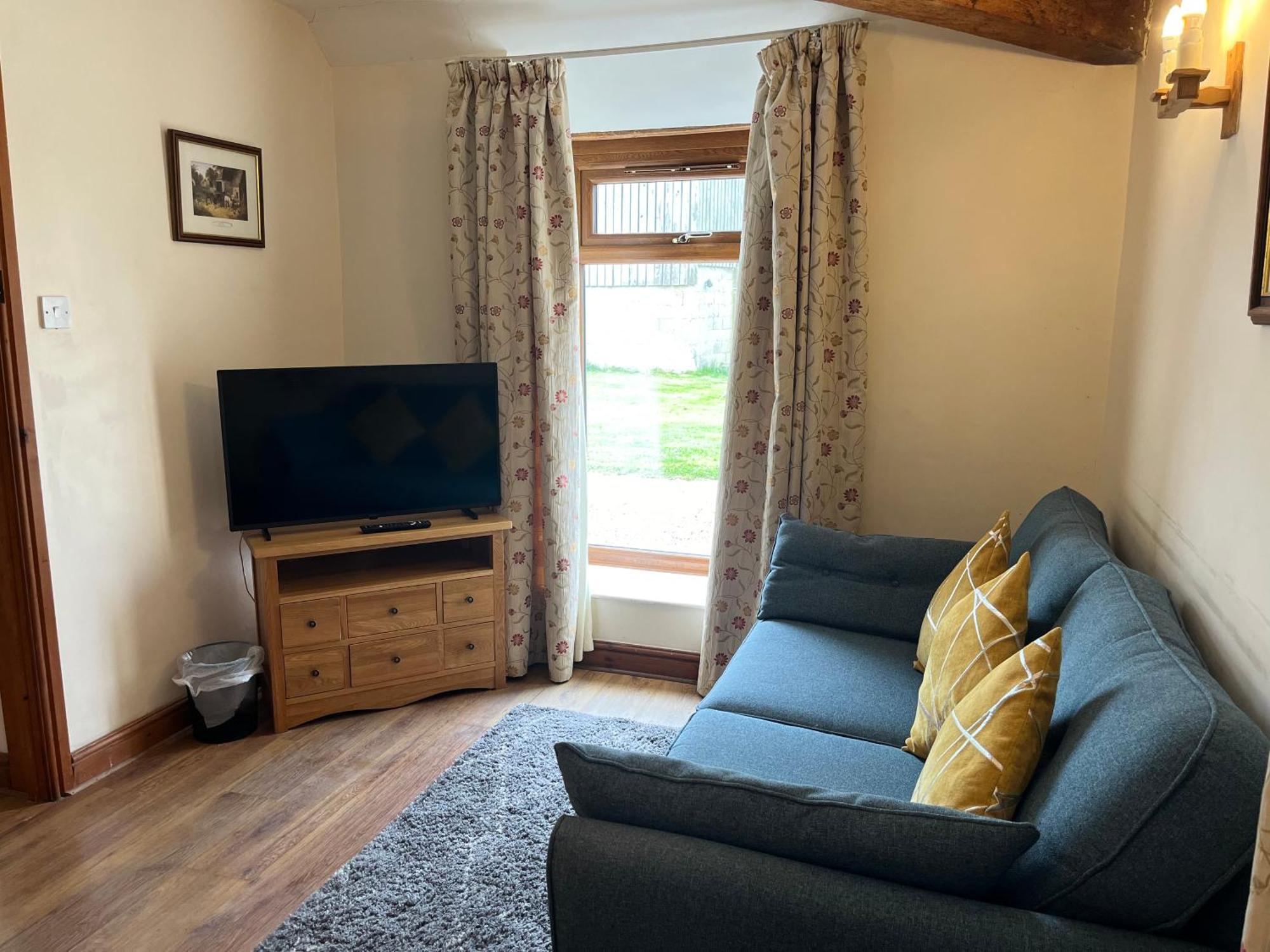 Tupenny Cottage, Old Mill Farm, Cotswold Water Park Сайърънсестър Екстериор снимка