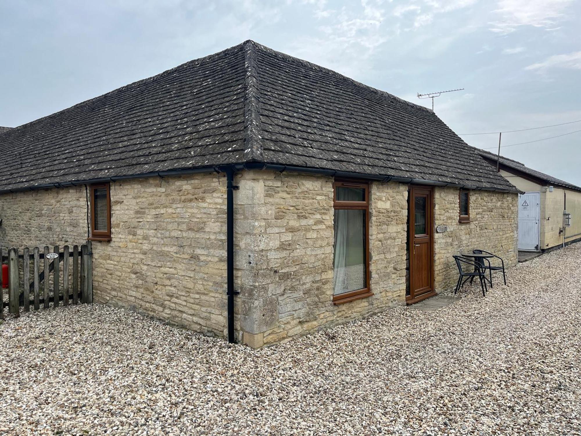 Tupenny Cottage, Old Mill Farm, Cotswold Water Park Сайърънсестър Екстериор снимка