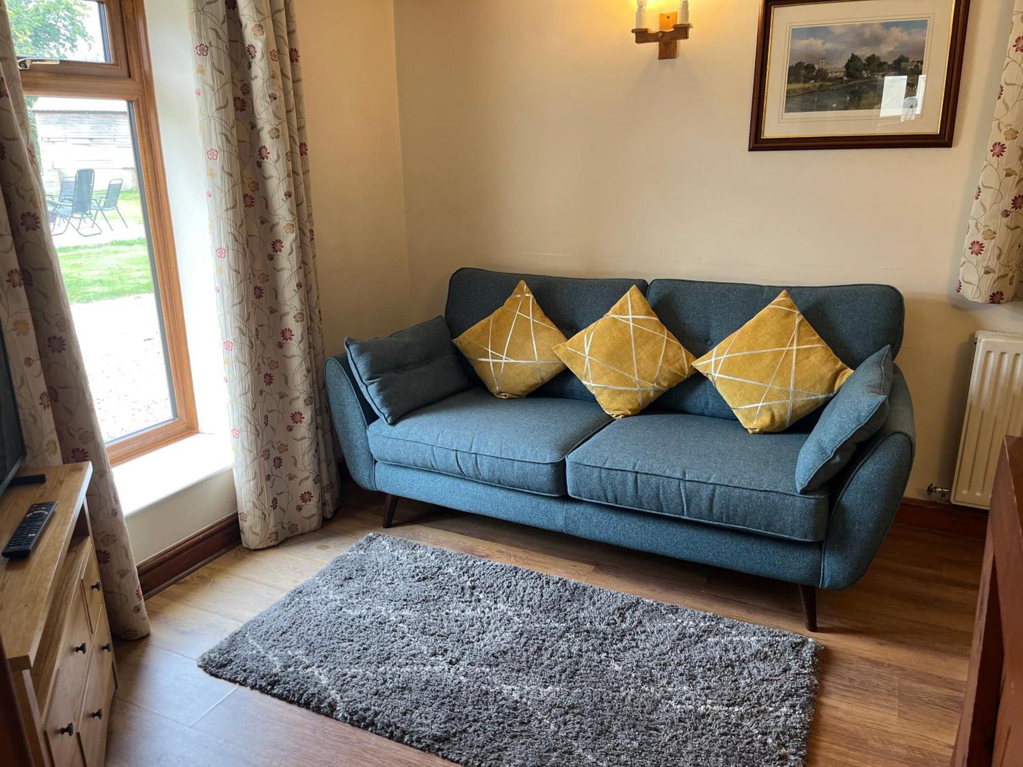 Tupenny Cottage, Old Mill Farm, Cotswold Water Park Сайърънсестър Екстериор снимка